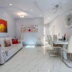 Appartamento In, Sarandë